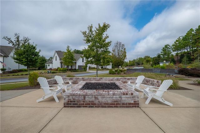 707 Hickory Hollow Walk, Canton, GA 30115