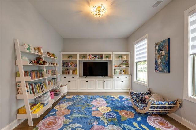 707 Hickory Hollow Walk, Canton, GA 30115