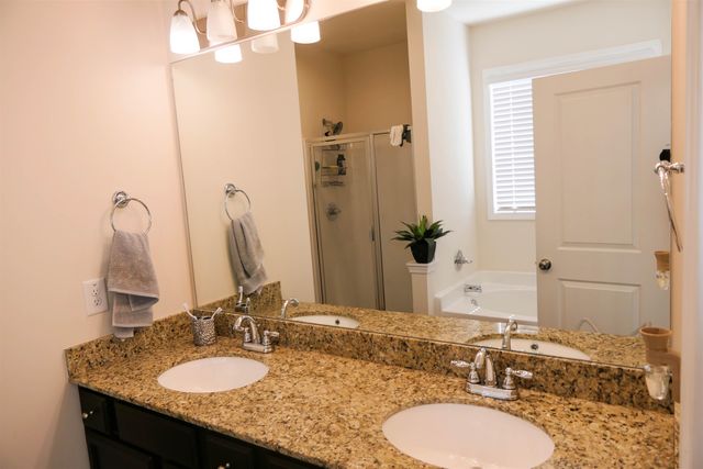 129 Broadleigh Ct, Boiling Springs, SC 29316
