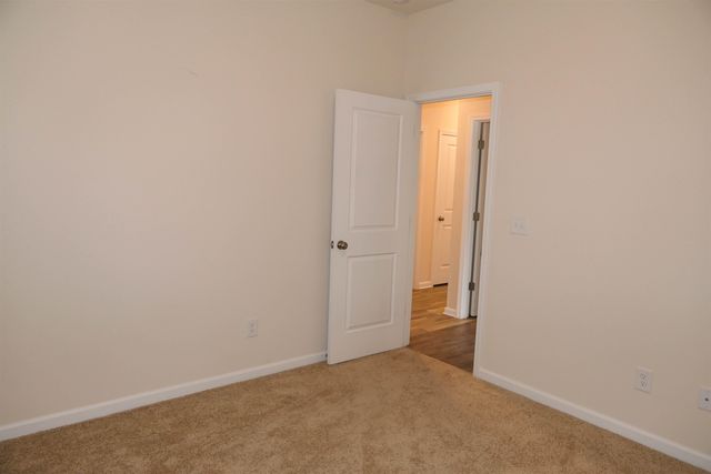 129 Broadleigh Ct, Boiling Springs, SC 29316