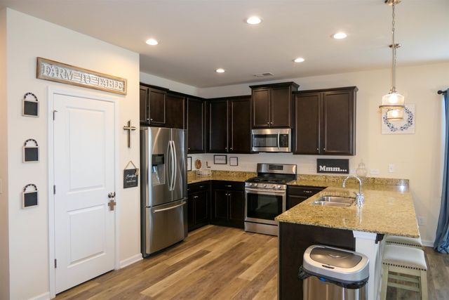 129 Broadleigh Ct, Boiling Springs, SC 29316