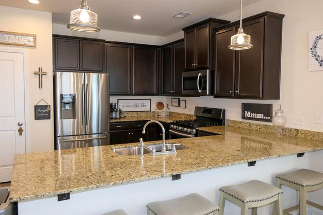 129 Broadleigh Ct, Boiling Springs, SC 29316