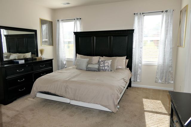 129 Broadleigh Ct, Boiling Springs, SC 29316