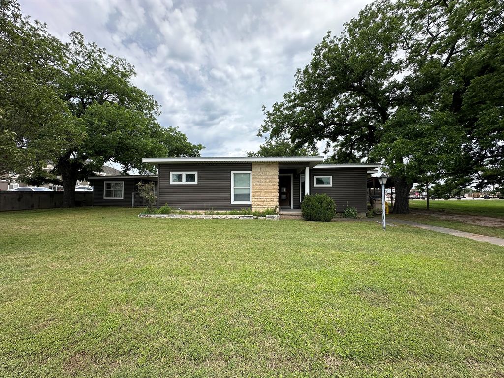 7350 Highway 67 377N, Comanche, TX 76442