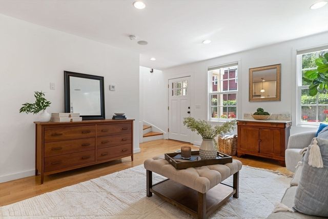 88 Pearl St Rear, Cambridge, MA 02139