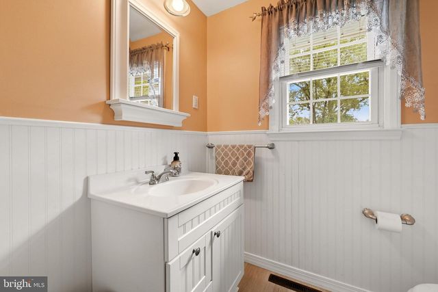 207 MASSACHUSETTS AVE, Cherry Hill, NJ 08002