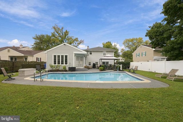 207 MASSACHUSETTS AVE, Cherry Hill, NJ 08002