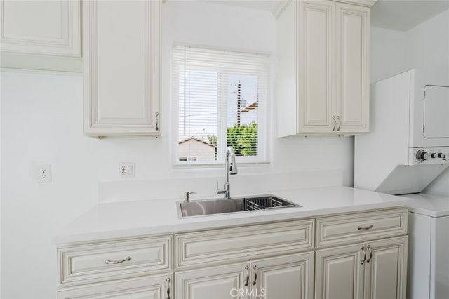221 N Myers Street B, Burbank, CA 91506