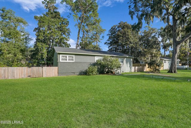 1109 Old Trail Road, Beaufort, SC 29902