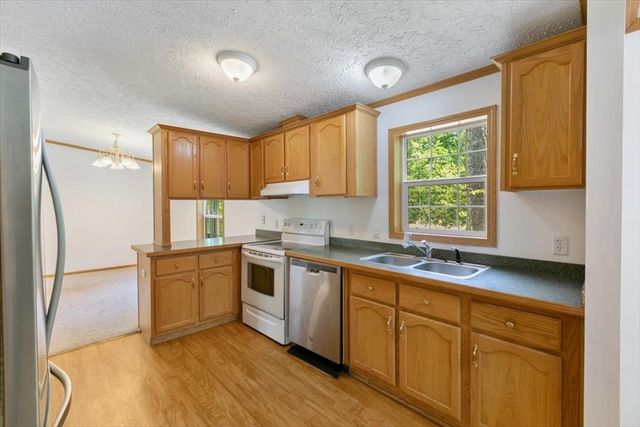 98 Hurricane Rd, Belmont, NH 03220