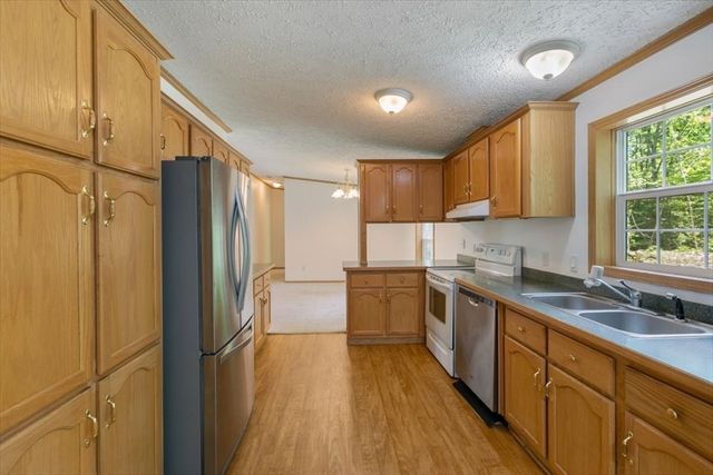 98 Hurricane Rd, Belmont, NH 03220