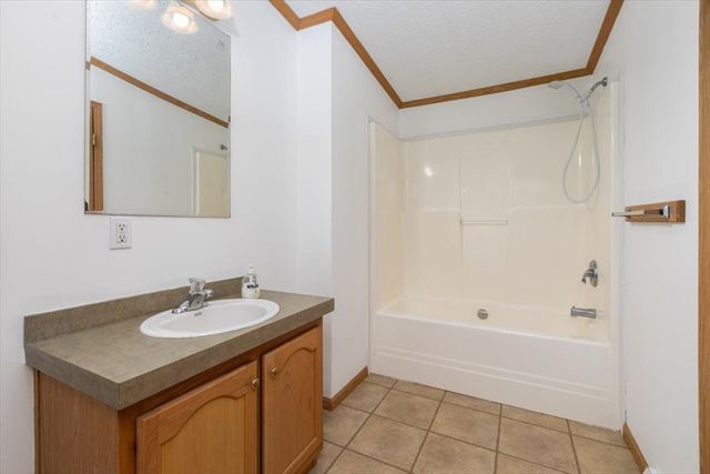 98 Hurricane Rd, Belmont, NH 03220