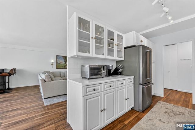 926 Bloomfield Avenue 3A, Glen Ridge, NJ 07028