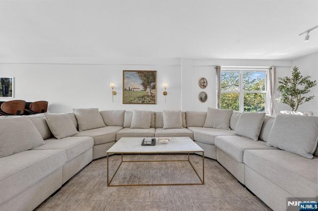926 Bloomfield Avenue 3A, Glen Ridge, NJ 07028