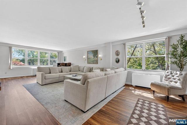 926 Bloomfield Avenue 3A, Glen Ridge, NJ 07028