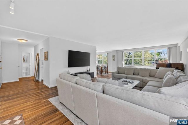 926 Bloomfield Avenue 3A, Glen Ridge, NJ 07028