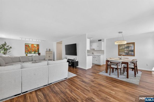 926 Bloomfield Avenue 3A, Glen Ridge, NJ 07028