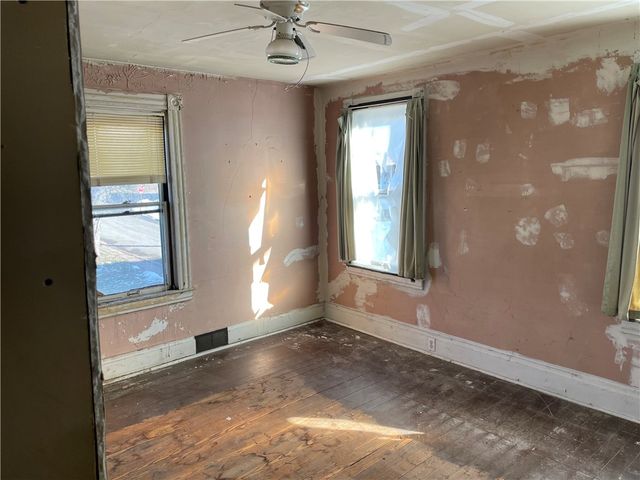 1150 Morrelle Ave, East Mc Keesport, PA 15035