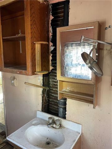 1150 Morrelle Ave, East Mc Keesport, PA 15035