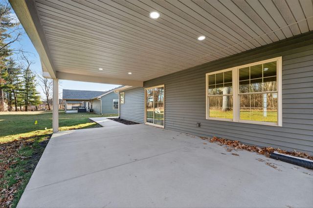 1611 Elderberry Street SE, Demotte, IN 46310