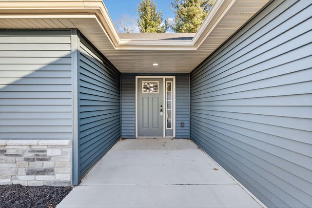 1611 Elderberry Street SE, Demotte, IN 46310