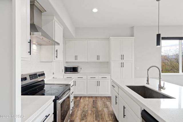 128 Avenida Ostion, Rio Rico, AZ 85648