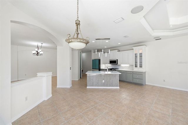 6611 CHICKADEE LANE, Bradenton, FL 34202