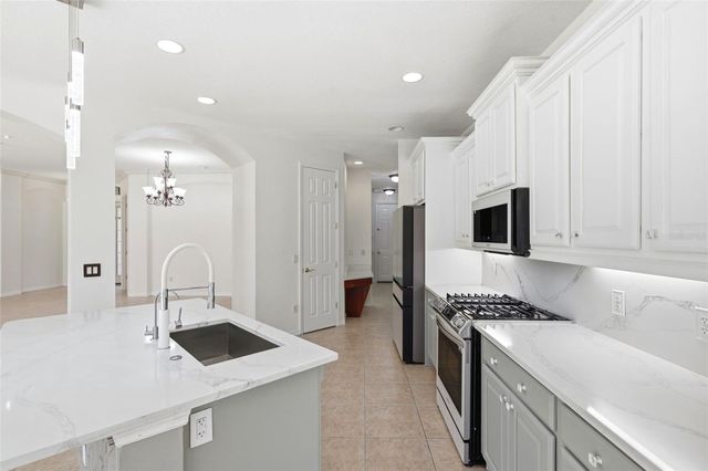 6611 CHICKADEE LANE, Bradenton, FL 34202