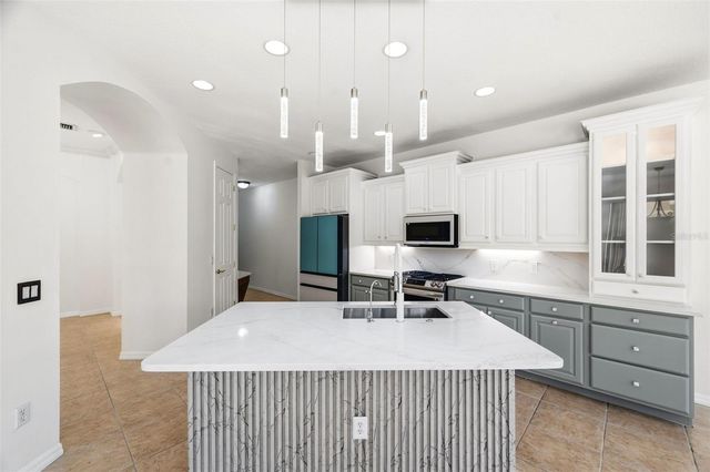 6611 CHICKADEE LANE, Bradenton, FL 34202