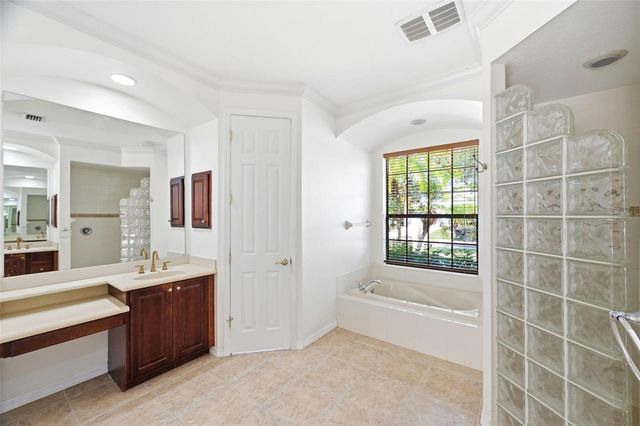6611 CHICKADEE LANE, Bradenton, FL 34202