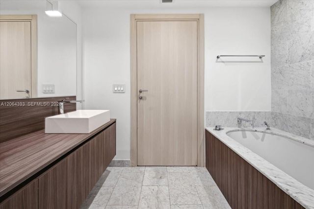 1000 Brickell Plz 3303, Miami, FL 33131