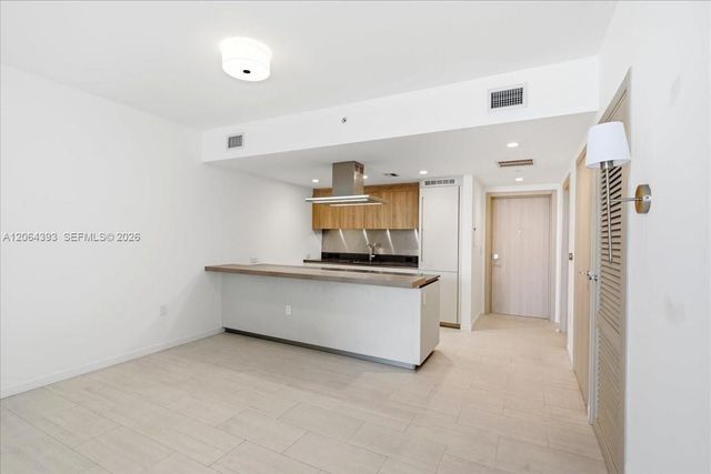 1000 Brickell Plz 3303, Miami, FL 33131