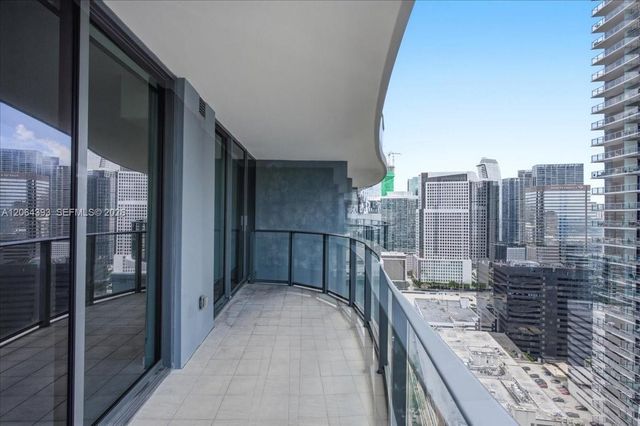 1000 Brickell Plz 3303, Miami, FL 33131