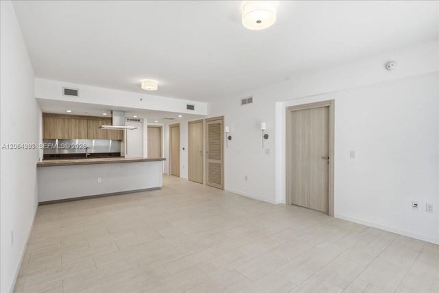 1000 Brickell Plz 3303, Miami, FL 33131