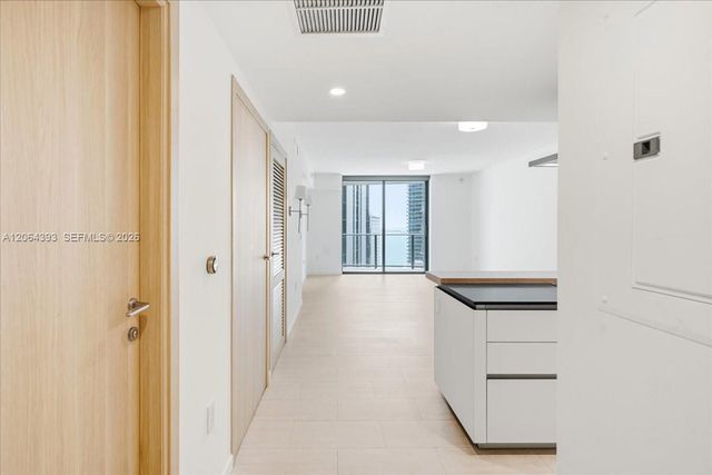 1000 Brickell Plz 3303, Miami, FL 33131