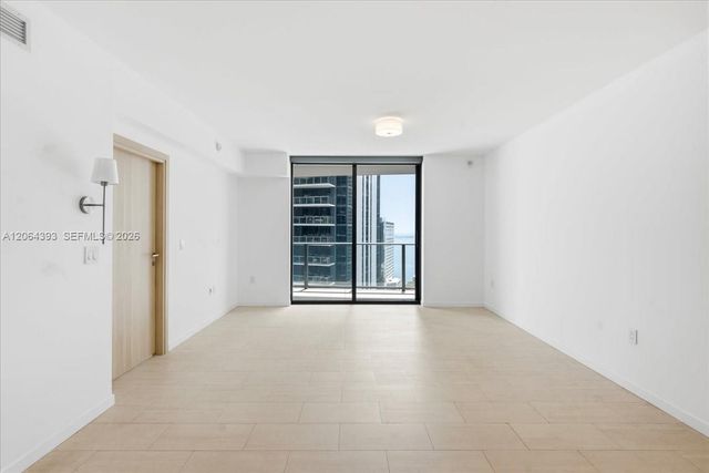 1000 Brickell Plz 3303, Miami, FL 33131
