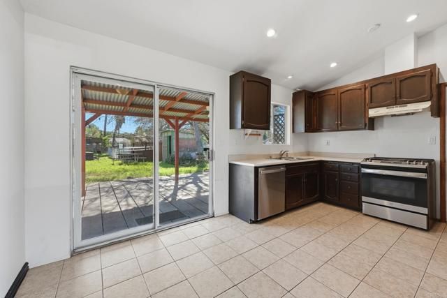 325 Aspero Court, Escondido, CA 92026