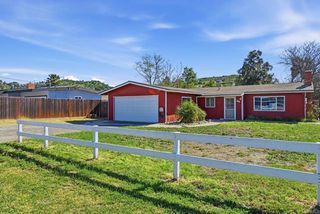 325 Aspero Court, Escondido, CA 92026