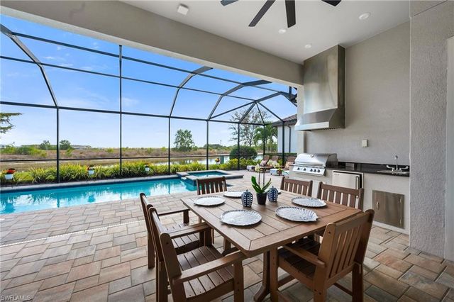 3410 Wellfleet LN, Naples, FL 34114