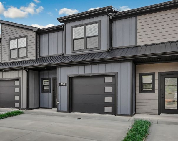 1302 Jonathan Wade Circle, Clarksville, TN 37043