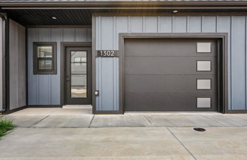 1302 Jonathan Wade Circle, Clarksville, TN 37043