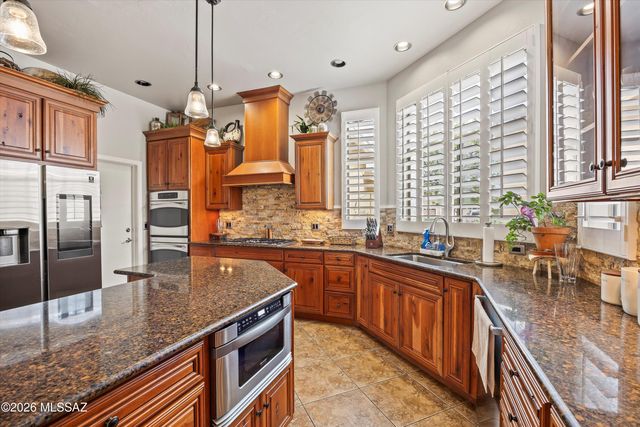 11259 N Mountain Breeze Drive, Tucson, AZ 85737