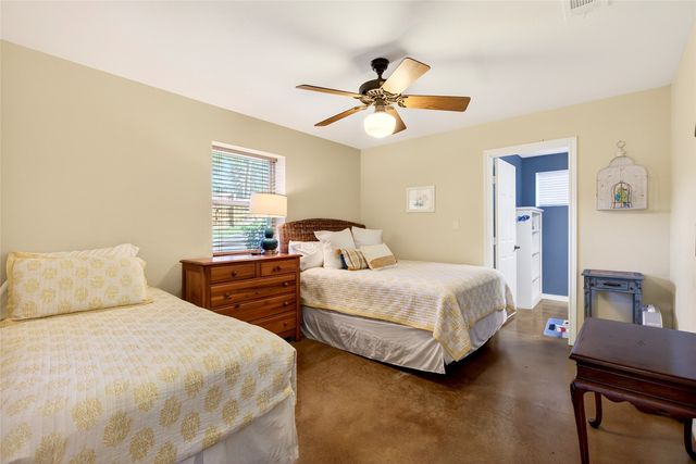 1113 Rim Of The World Drive, Tool, TX 75143
