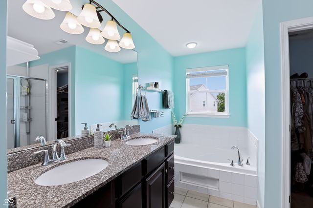 11947 Mannings Pass, Zionsville, IN 46077