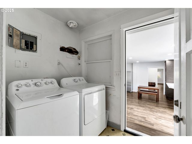 8451 Se BUSH St, Portland, OR 97266