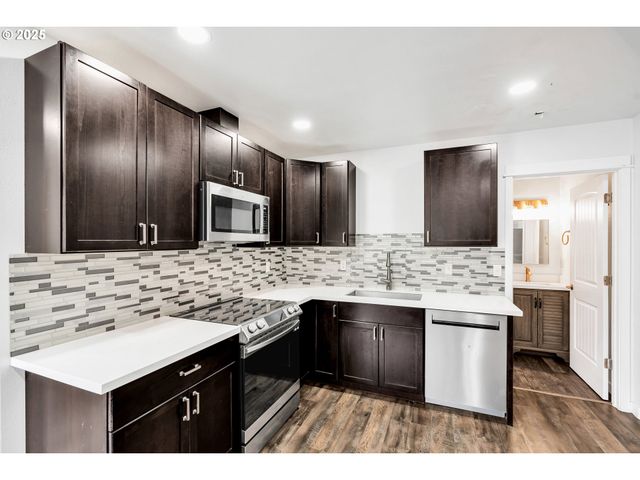 8451 Se BUSH St, Portland, OR 97266