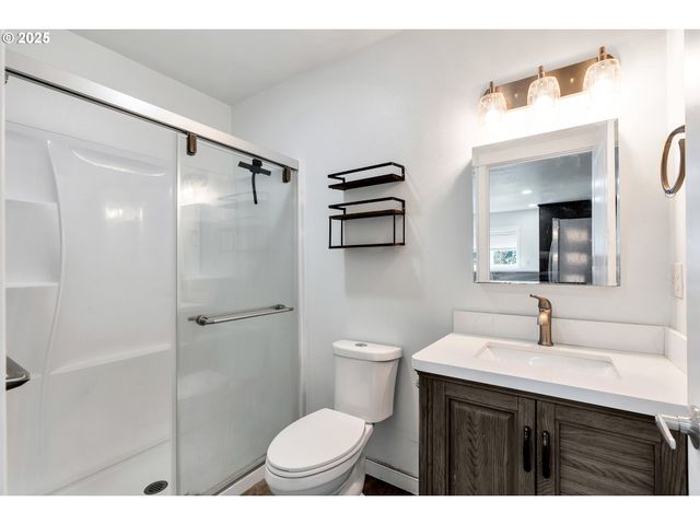 8451 Se BUSH St, Portland, OR 97266