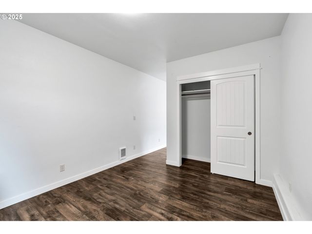 8451 Se BUSH St, Portland, OR 97266