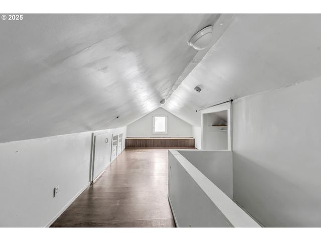 8451 Se BUSH St, Portland, OR 97266