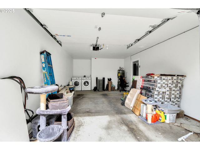 8451 Se BUSH St, Portland, OR 97266